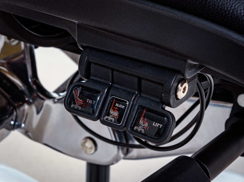 TITANIUM 901 FEKETE VALÓDI BŐR IRODASZÉK